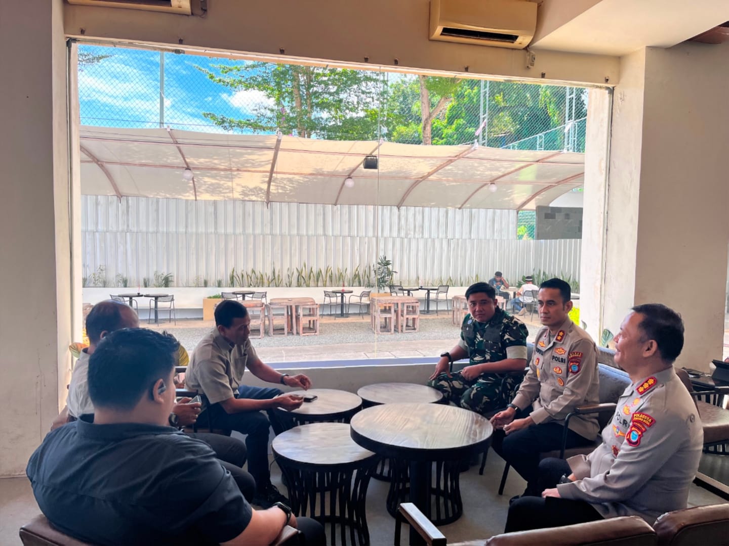 Perkuat Sinergitas TNI–Polri, Pangdam XVIII/Kasuari Silaturahmi dengan Kapolresta Sorong Kota